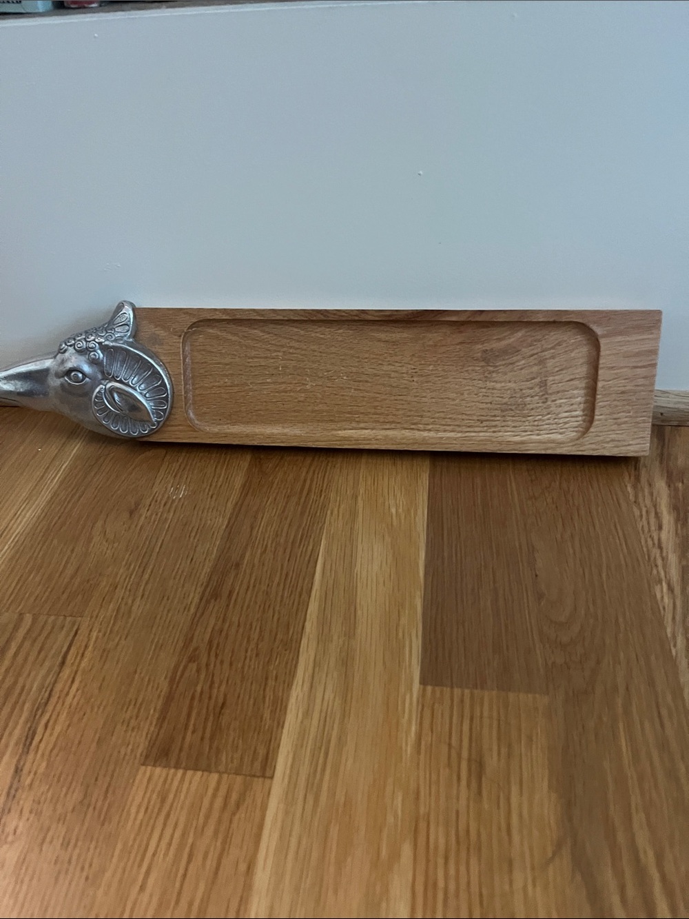 Dresser Valet Tray with Ram’s Head Accent - Natural Brown